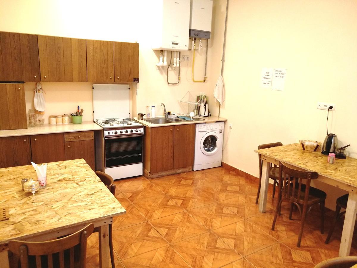 Shat Lav Hostel Erivan Dış mekan fotoğraf