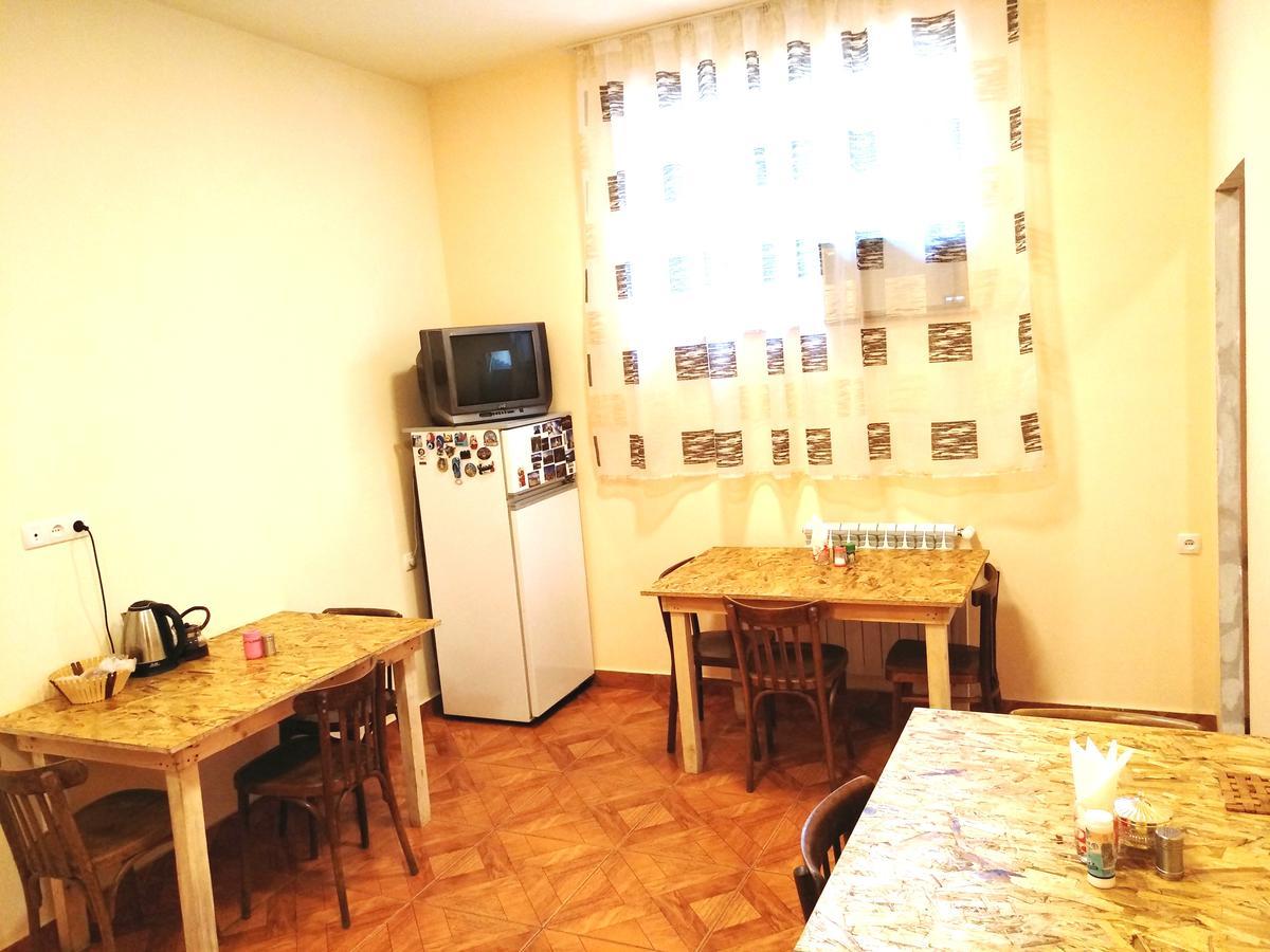 Shat Lav Hostel Erivan Dış mekan fotoğraf