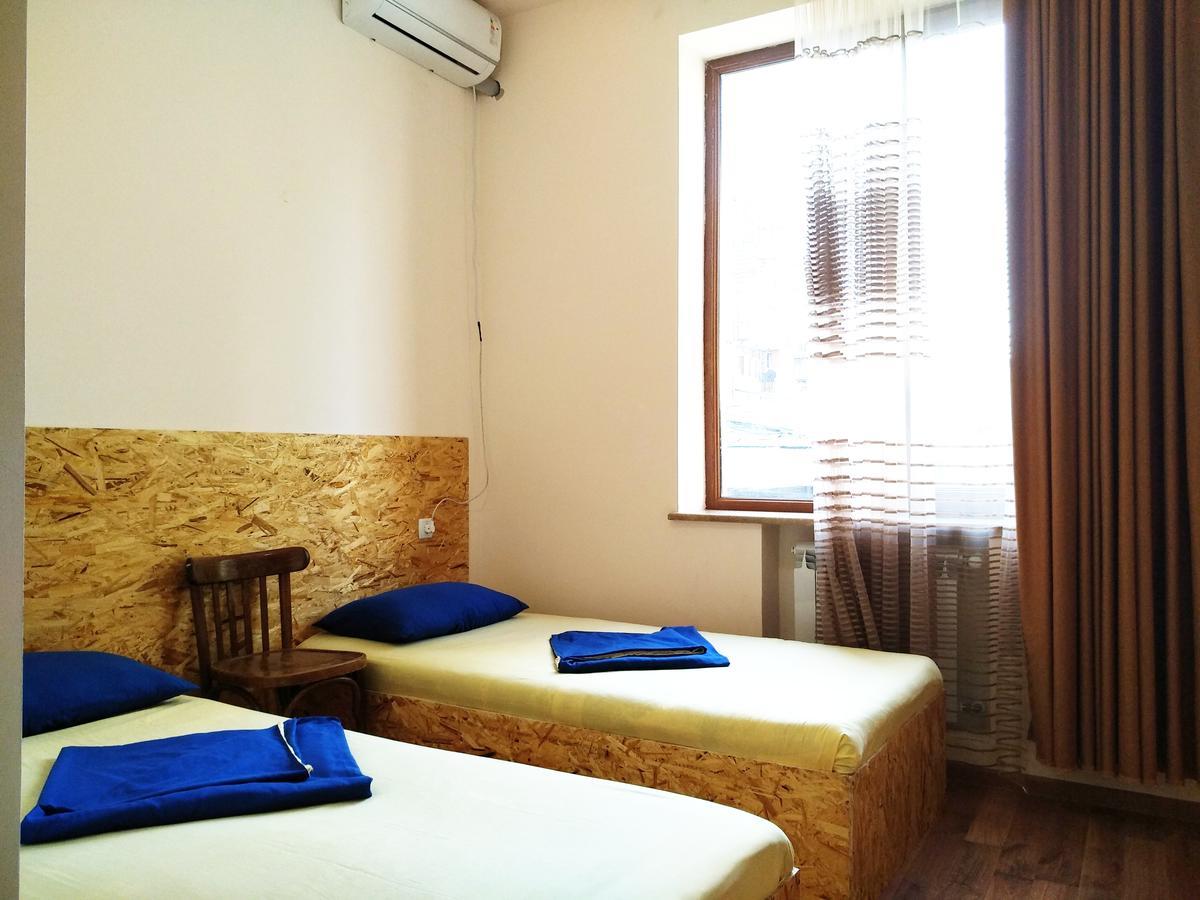 Shat Lav Hostel Erivan Dış mekan fotoğraf