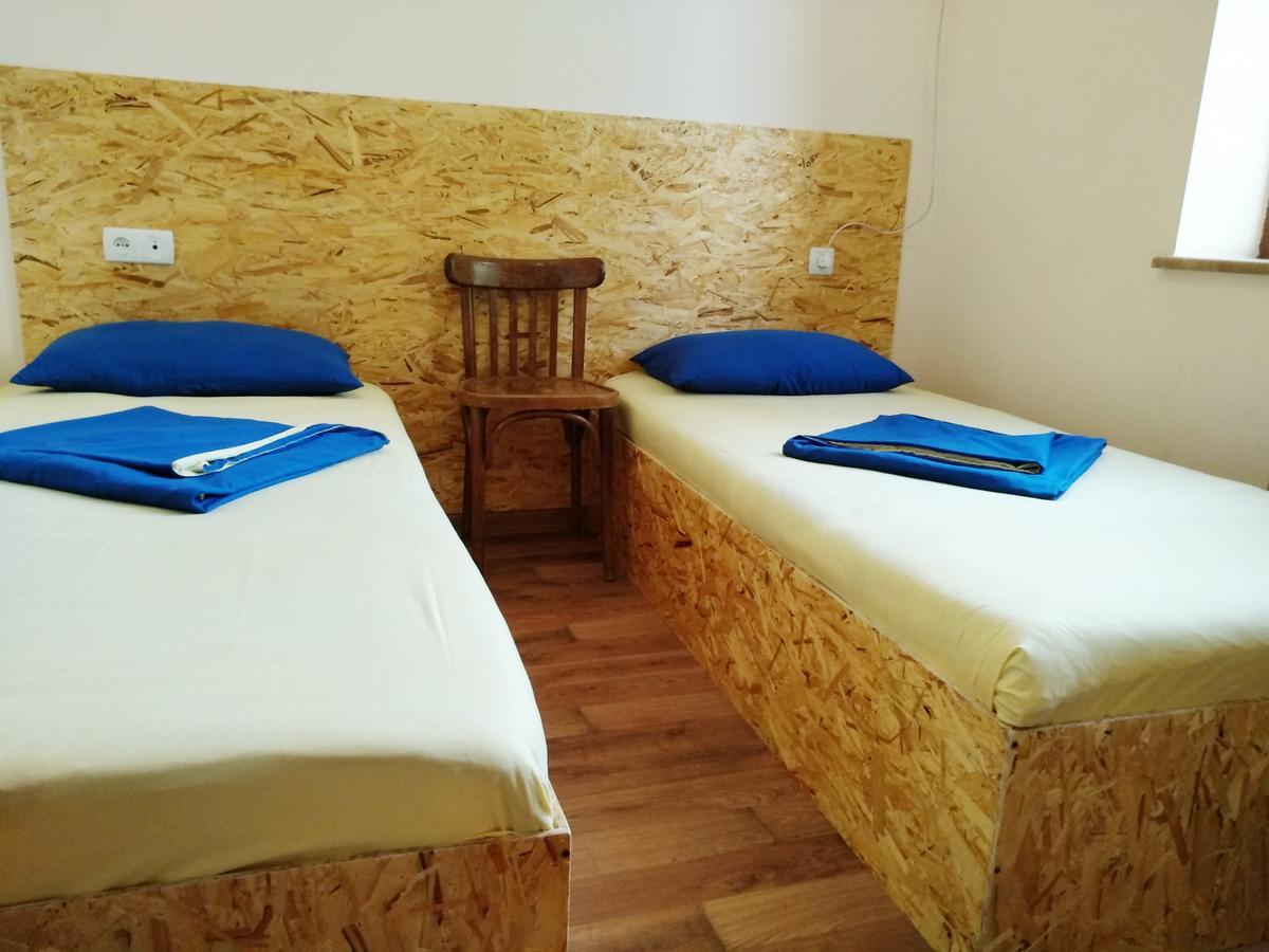 Shat Lav Hostel Erivan Dış mekan fotoğraf