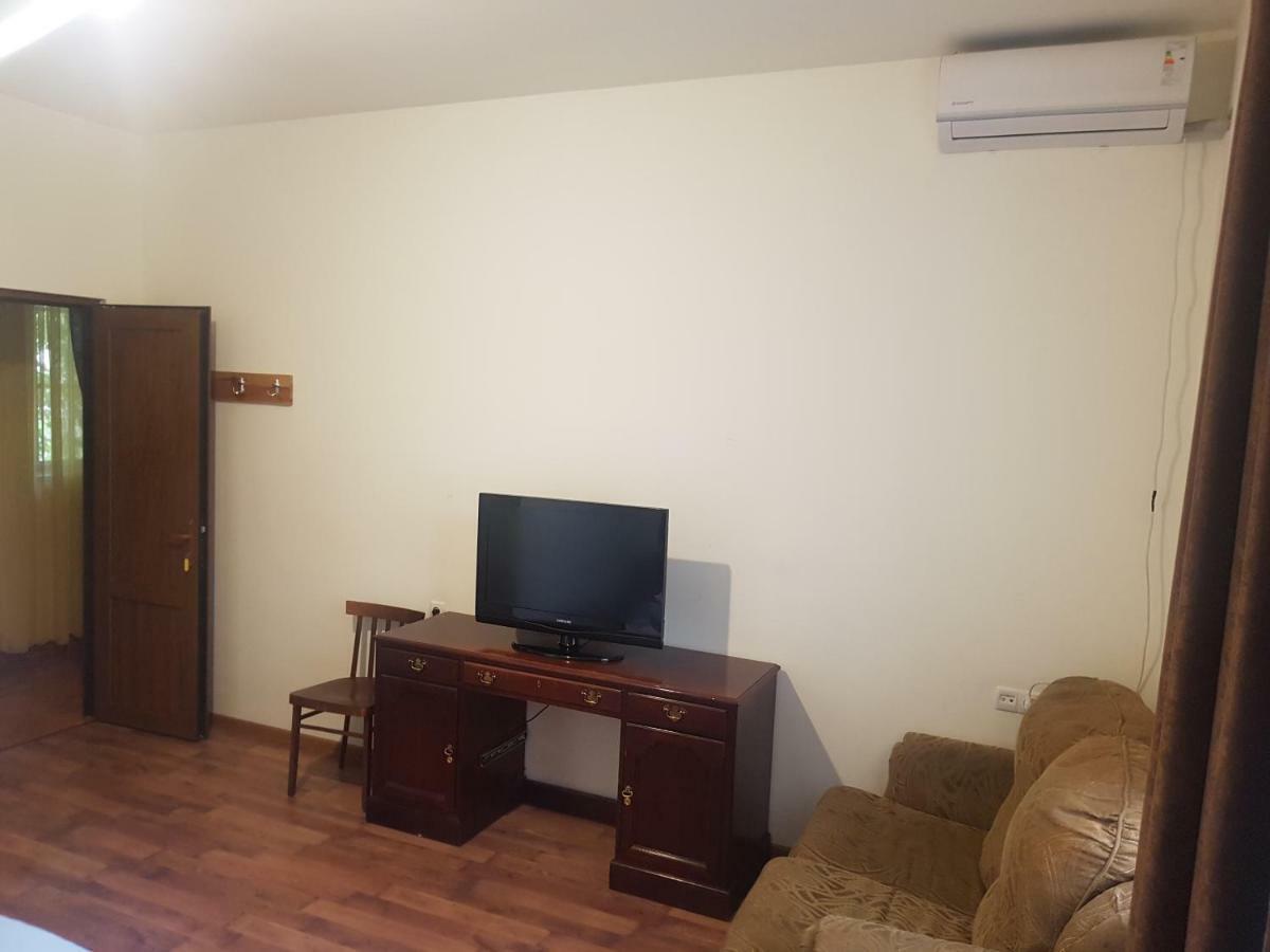 Shat Lav Hostel Erivan Dış mekan fotoğraf