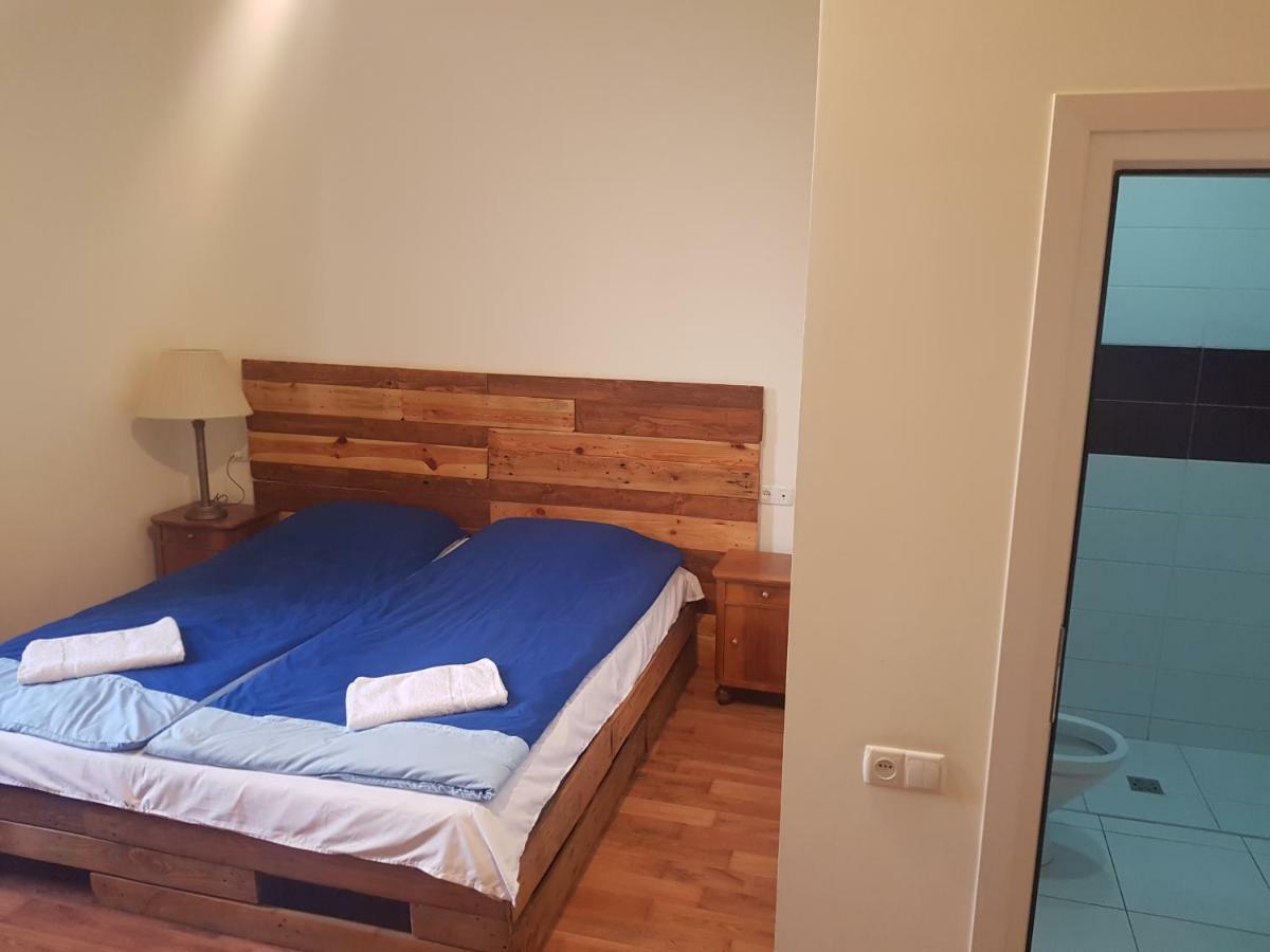 Shat Lav Hostel Erivan Dış mekan fotoğraf